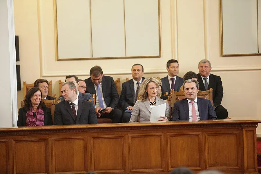 Оставката на кабинета "Орешарски" е приета