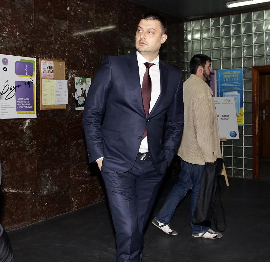 Бареков без ВМРО на изборите (ОБЗОР)