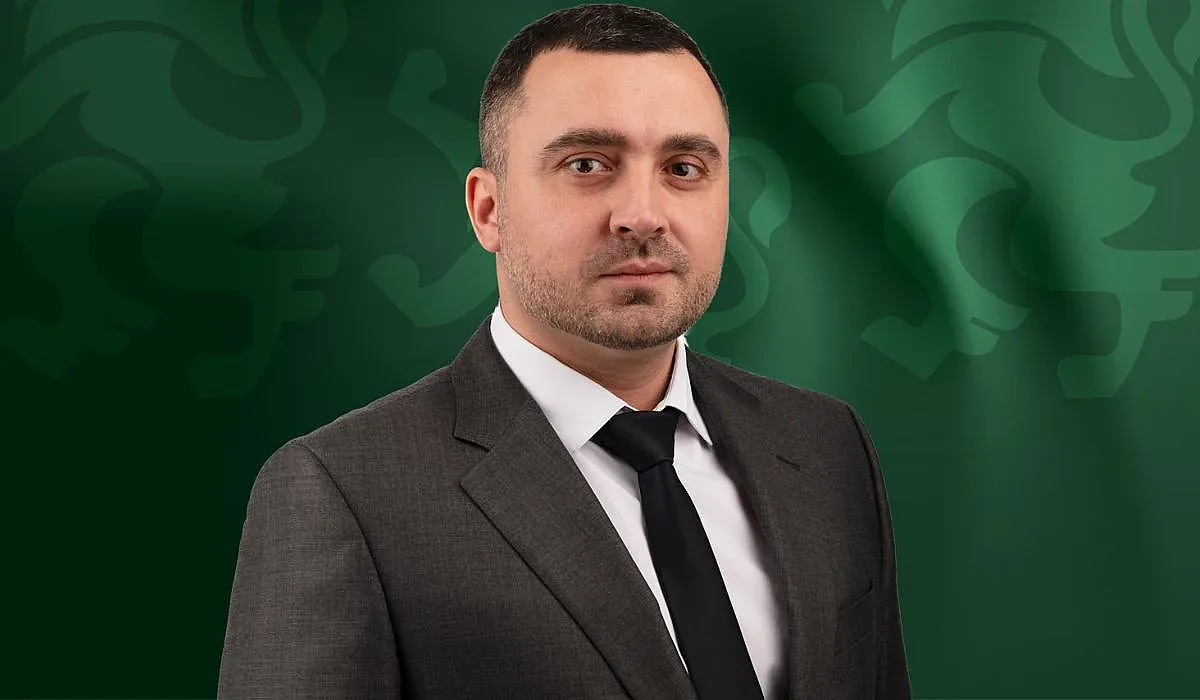 Даниел Проданов, "Възраждане": Пазим българчетата от чужди влияния, вредни идеологии и лъжи