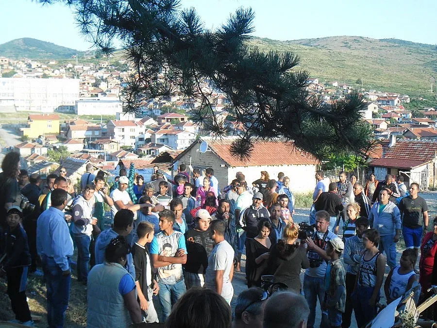 15 от съборените ромски къщи са били клиенти на  EVN