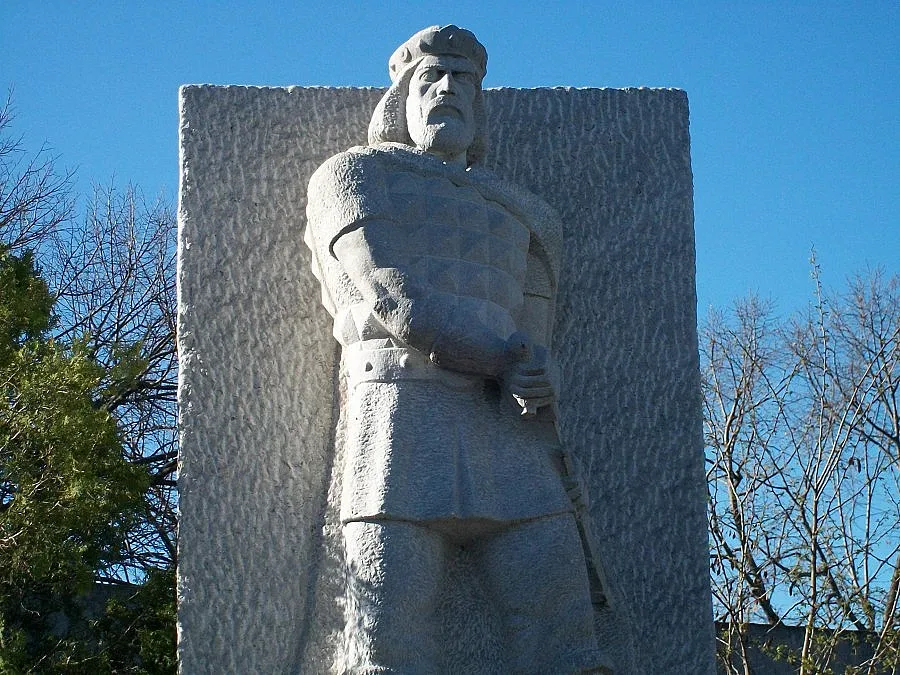 Кресна още чака пари за паметника на Самуил