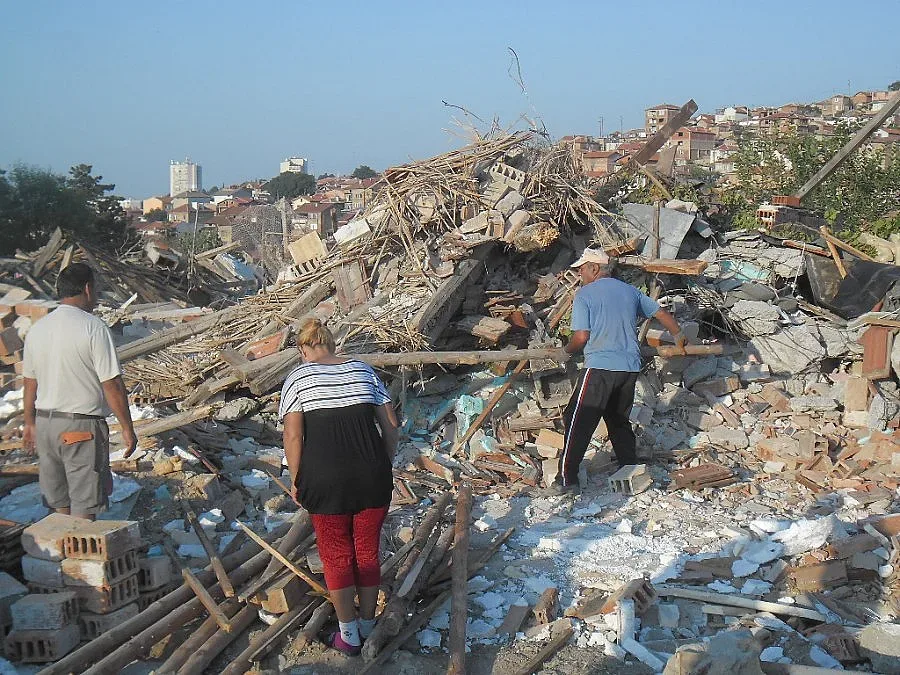 Събориха всички незаконни постройки в Стара Загора