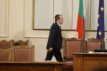 Орешарски освободи двама зам-министри 