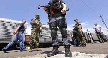 Блокираха влака с телата на жертвите от самолета 