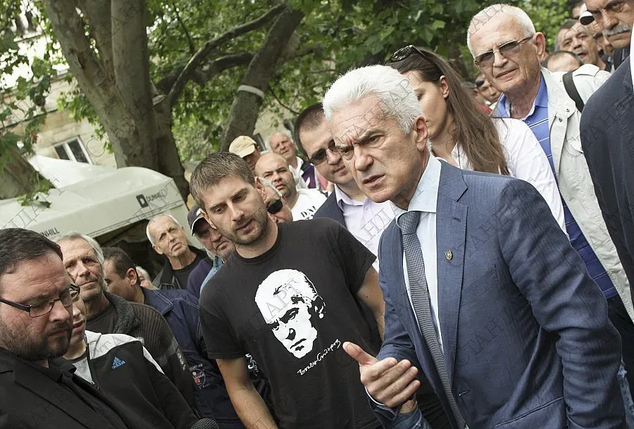 Волен Сидеров не се яви в съда, отложиха делото