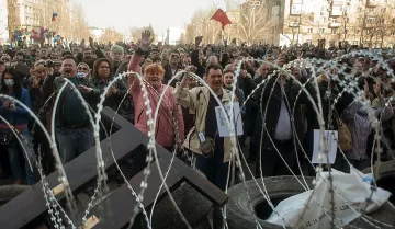 Мощни експлозии разтърсиха центъра на Донецк