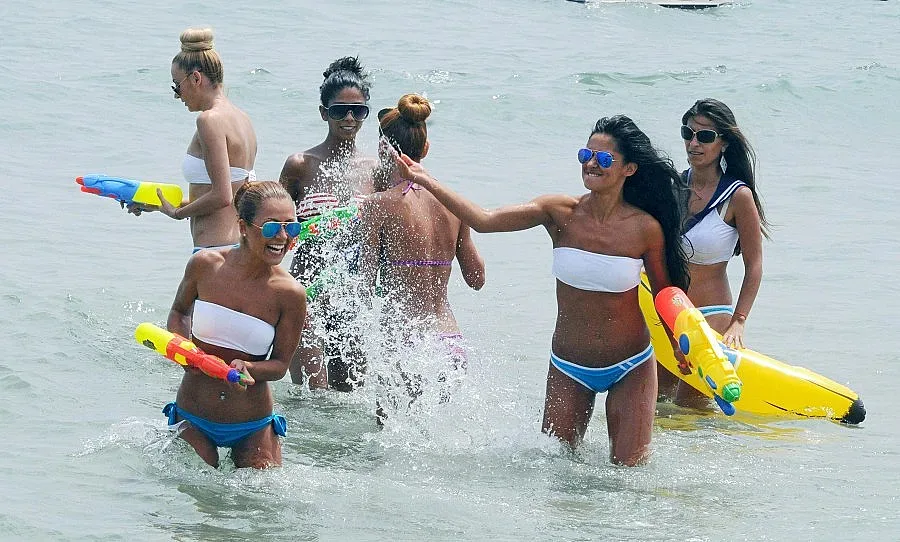 Морето празно, цените падат