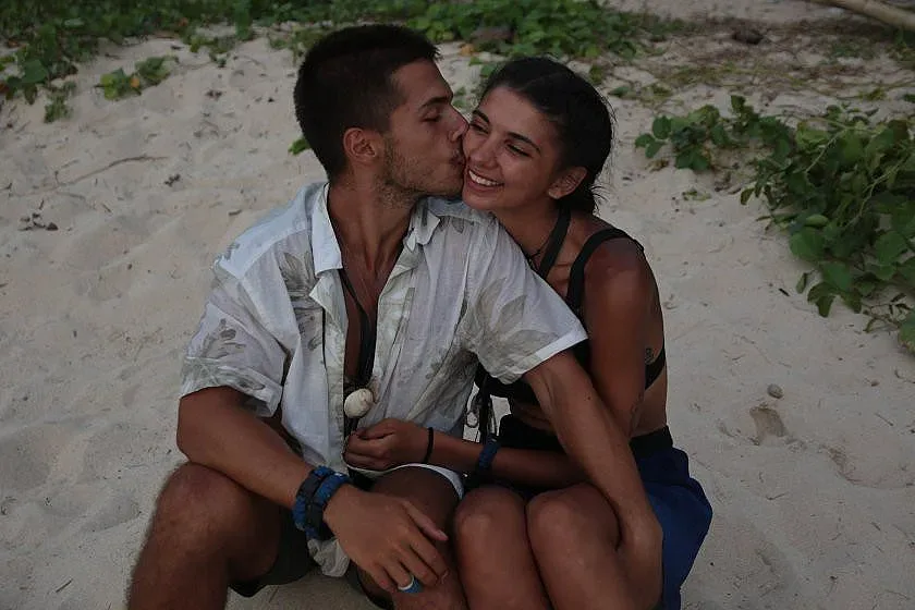 Букет от емоции разтърси „Островът на 100-те гривни“