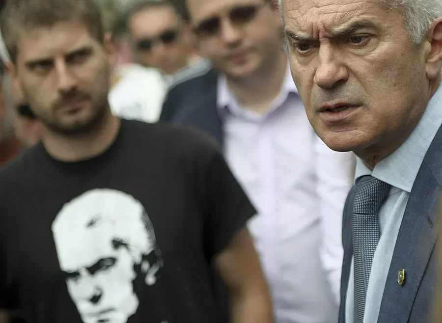 Волен на съд за хулиганство