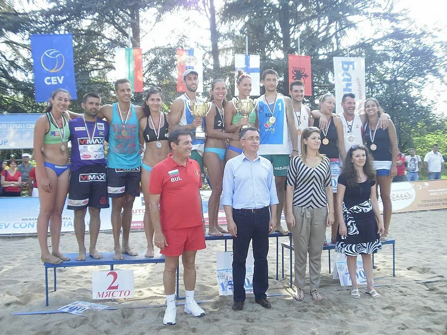 Четирима взеха златото по плажен волейбол в Кърджали