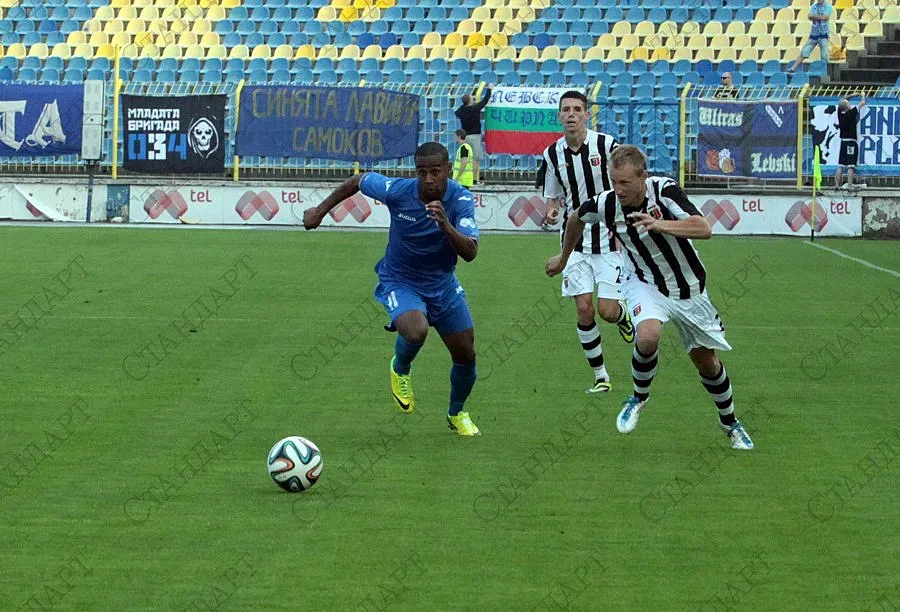 "Левски" се удари в "Локомотив"