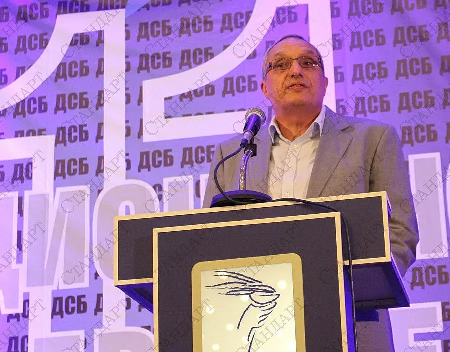 Костов: Василев и цялото ръководство да се оттеглят от банковото дело