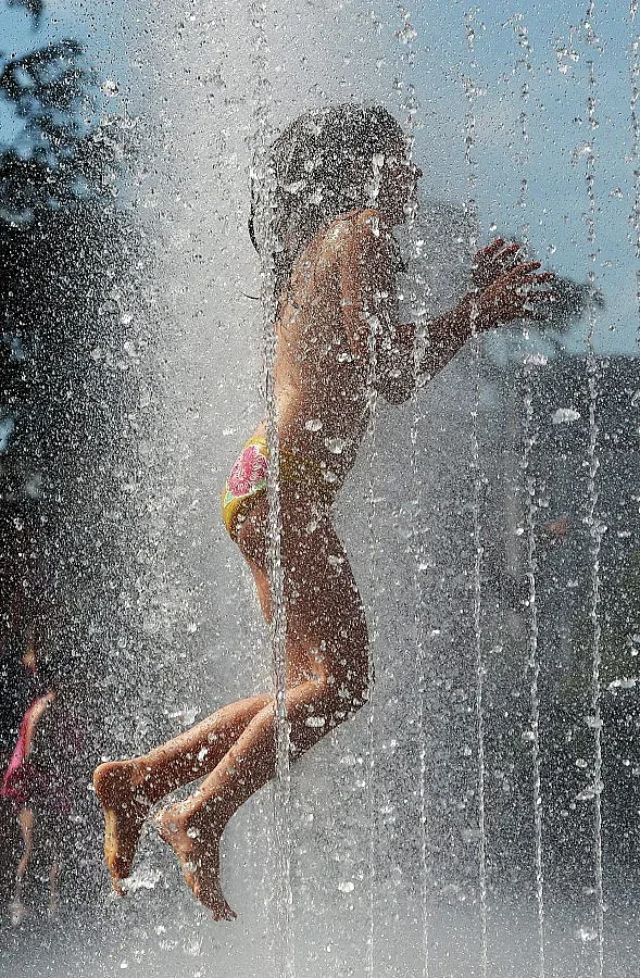 Западна Европа изнемогва от жега