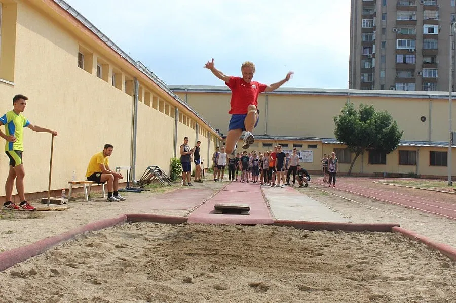 Наградиха най-добрите на лъвски скок