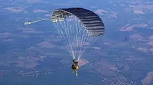 Подгониха здраво собственика на фаталния балон за парашутистите