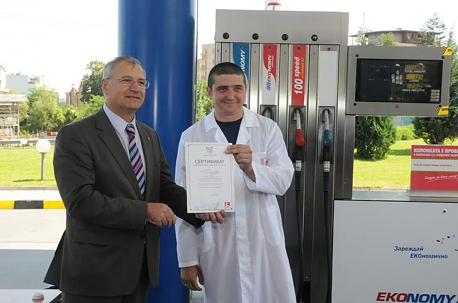 "Сигурни във всеки литър" на бензиностанции ЕКО