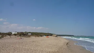 Младежи на опашка за лагер без GSM