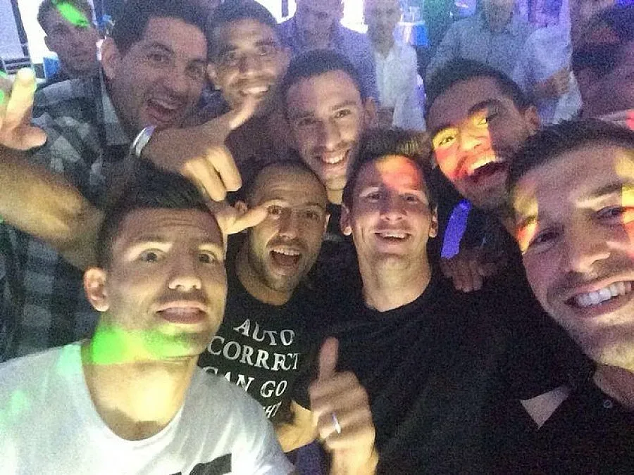 Льов се учи за пилот на самолет