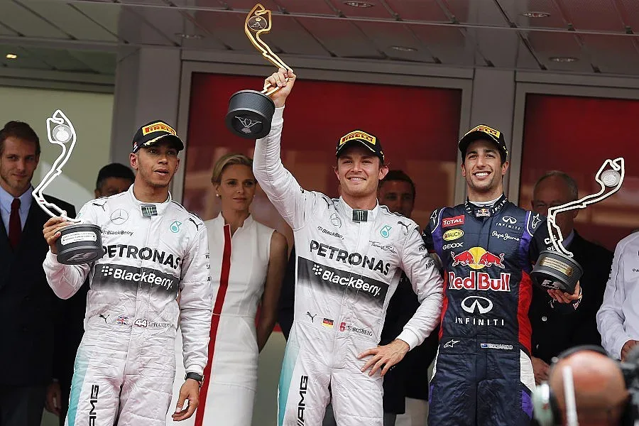 Нико Розберг подписа за още няколко години с Мерцедес