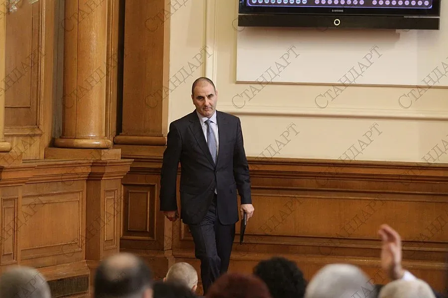 Цветанов: Няма договорка за покриване на влогове над 100 000 евро