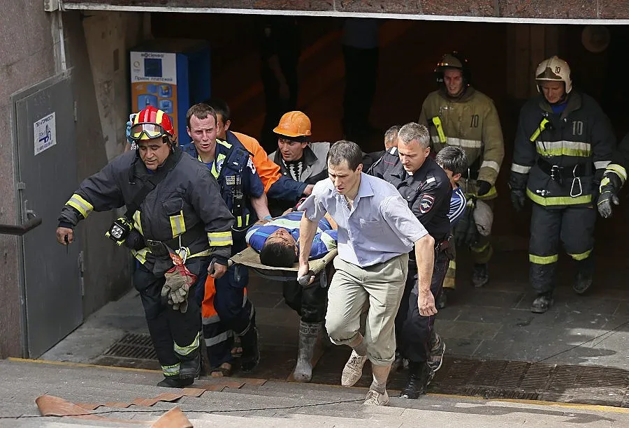 ОБЗОР: Авария в метрото почерни Москва