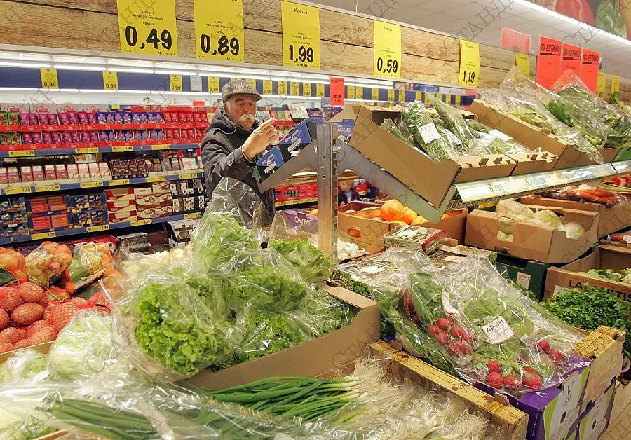 Цените падат за 5-и месец