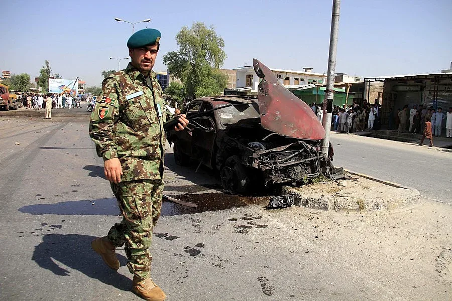 Десетки загинаха след атентат на пазар в Афганистан