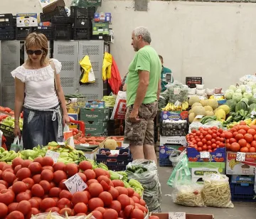 Цените на стоки и услуги са паднали с 0.4% 