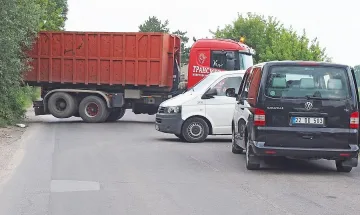 Над 100 фирми за скрап блокираха границата