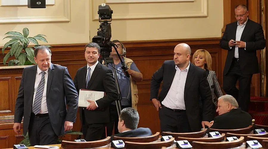 Прогноза: Без дами на балотажа в БСП