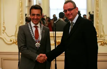 "Златен век" за посланика на Франция