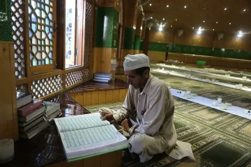 Ако момче и момиче спят заедно, вече имат брак в Индия 