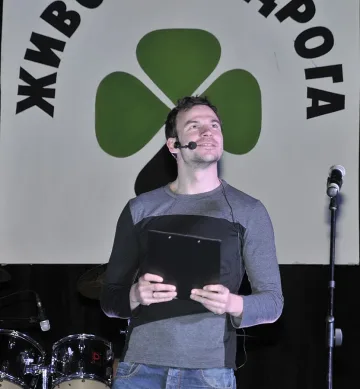 Звезда от „Под прикритие” раздава автографи в Търново