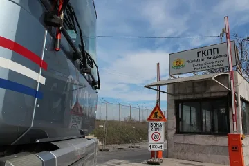 Пет камиона на търговци на скрап блокираха границата с Турция