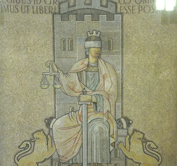 Поправителен изпит отложи дело за убийство