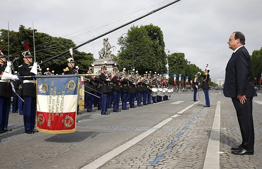 Франция отбелязва Деня на Бастилията