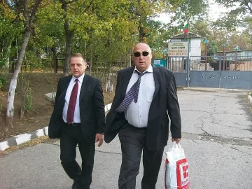 Живак може да прати Цар Киро в затвора 