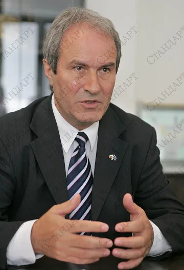 Още пари за болниците, но да запушат дупките