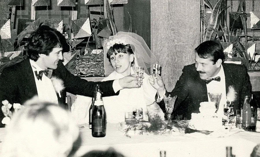 СНИМКИ: Известни хора кръстосват съдбите си след венчавки и кръщенета