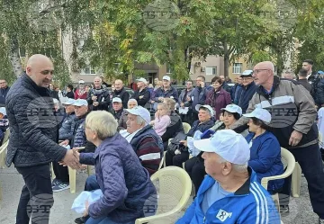 ДПС - Ново начало се срещнаха с жители на "Възрожденци"