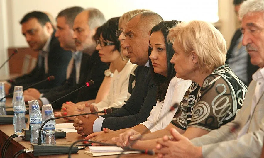 ГЕРБ: Блокирани са средствата за земеделците