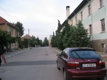 Три хлапета повалиха баба, за да я оберат