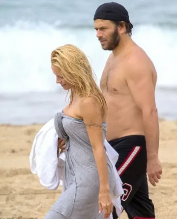 Памела се развежда