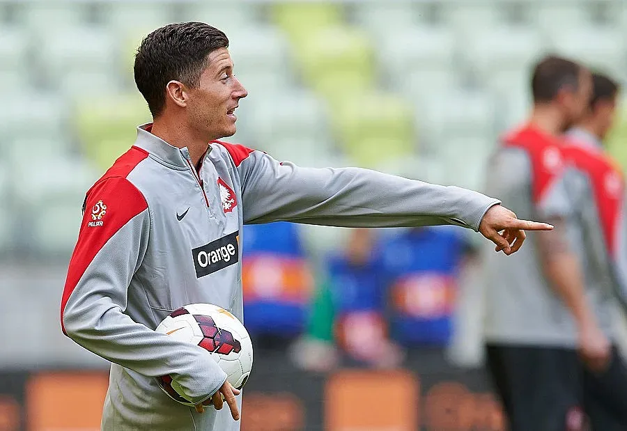 Левандовски дойде в Байерн, Манджукич заминава