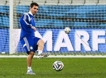 Аржентина и Холандия ще спорят за място във финала