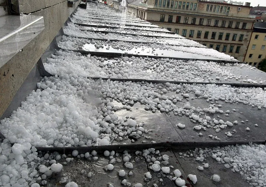 Към "Пирогов" са се обърнали около 40 пострадали от градушката