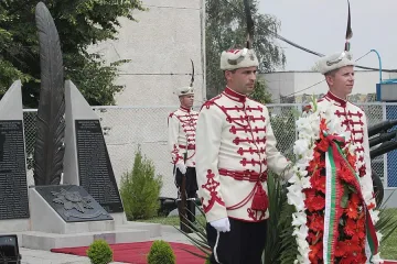 Командирът на гвардейците с генералски пагони