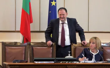 Миков на преговори за програмата на парламента