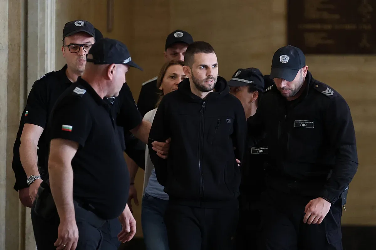 Топ обвиняем за аферата в митниците остава в ареста