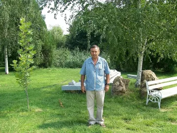 Боядисват храма на Ванга 